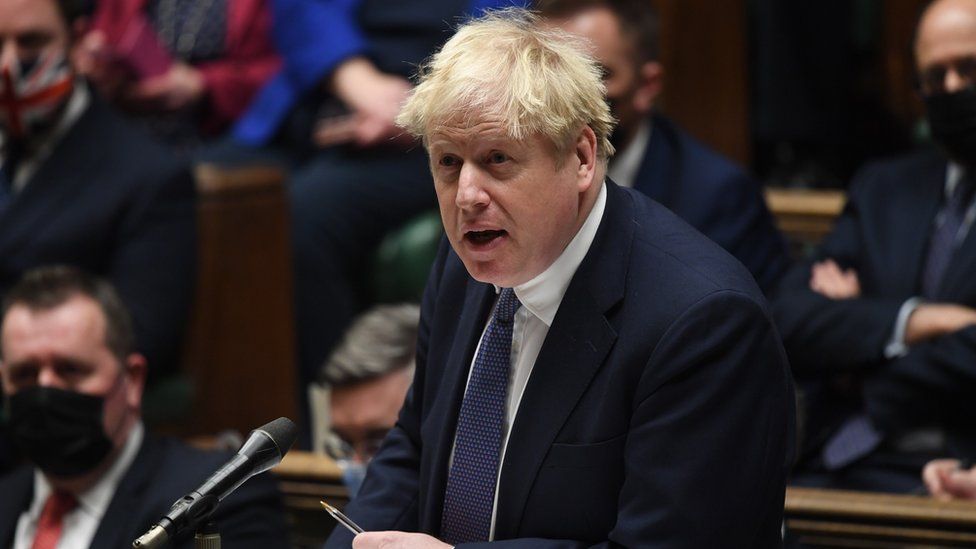 Boris Johnson: Senior Tories urge PM to quit after party apology