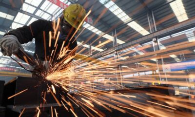 China cuts interest rates as economic growth slows