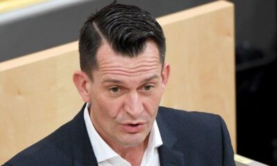 Coronavirus: Austrian parliament approves mandatory vaccination order