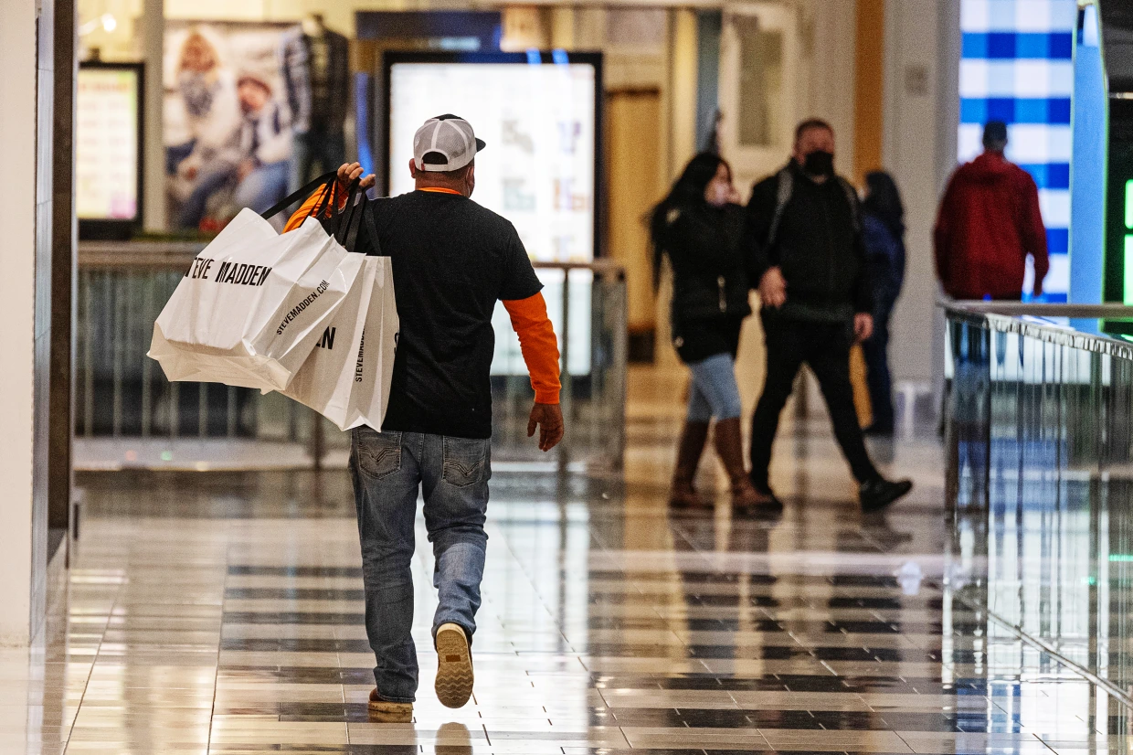 U.S. economy grew by 5.7 percent last year, fastest pace in decades