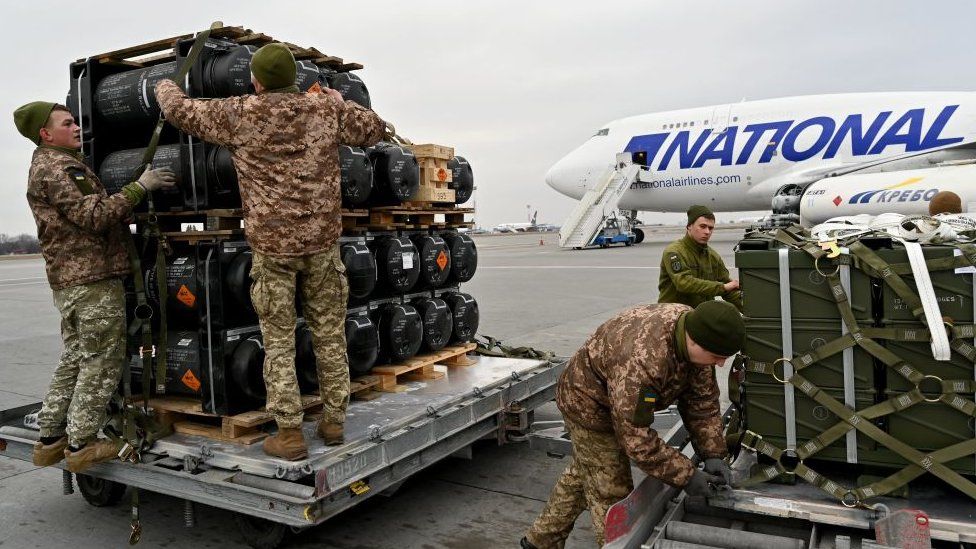 Ukraine vows to keep airspace open despite tensions