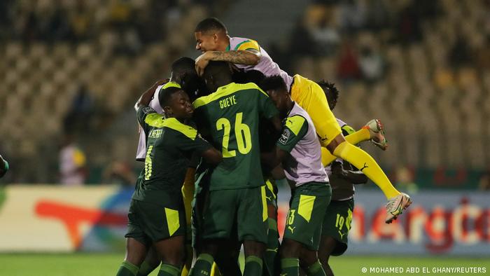 AFCON: Sadio Mane powers Senegal through to the final