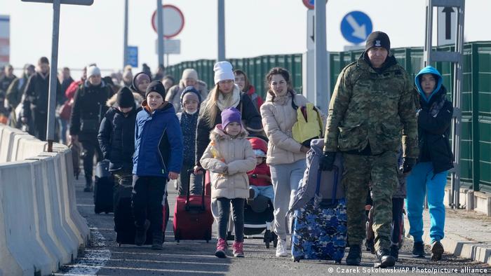 Ukraine conflict: Half a million flee as fighting rages