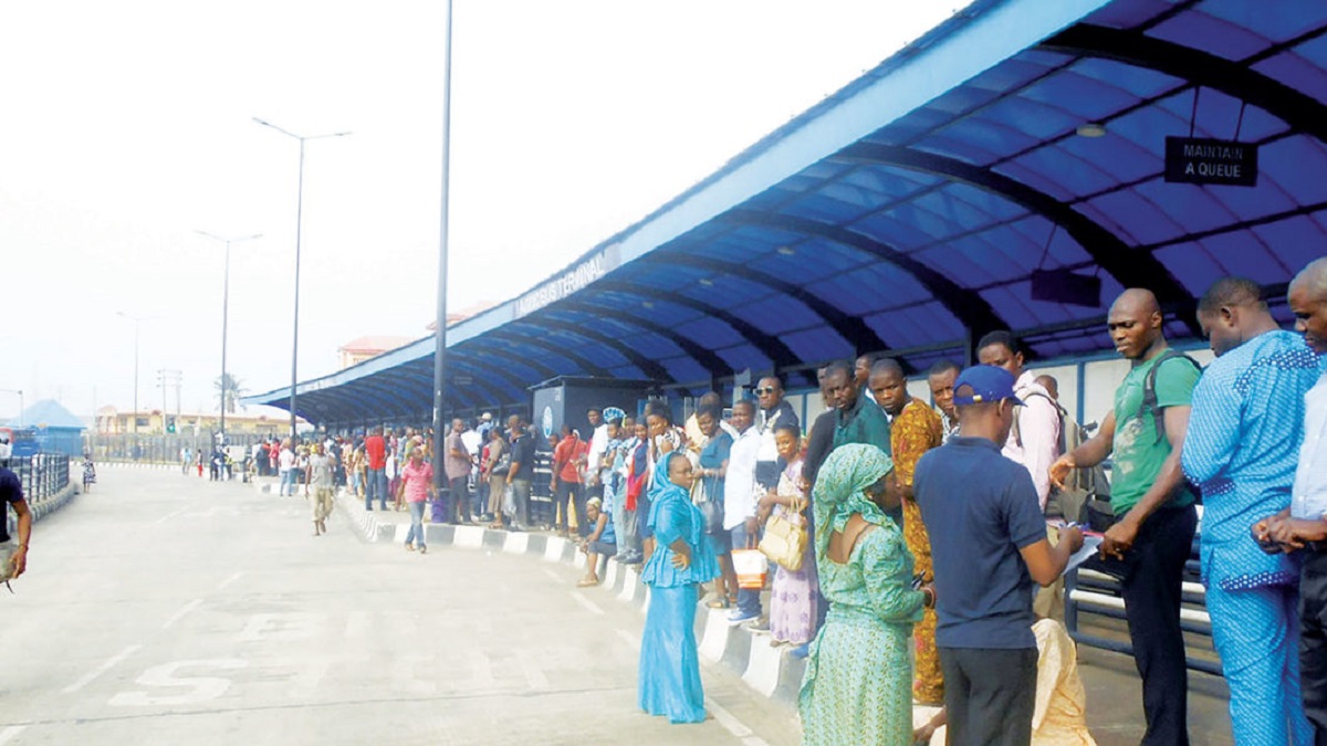 Bamise: Passengers stranded as BRT suspends operations