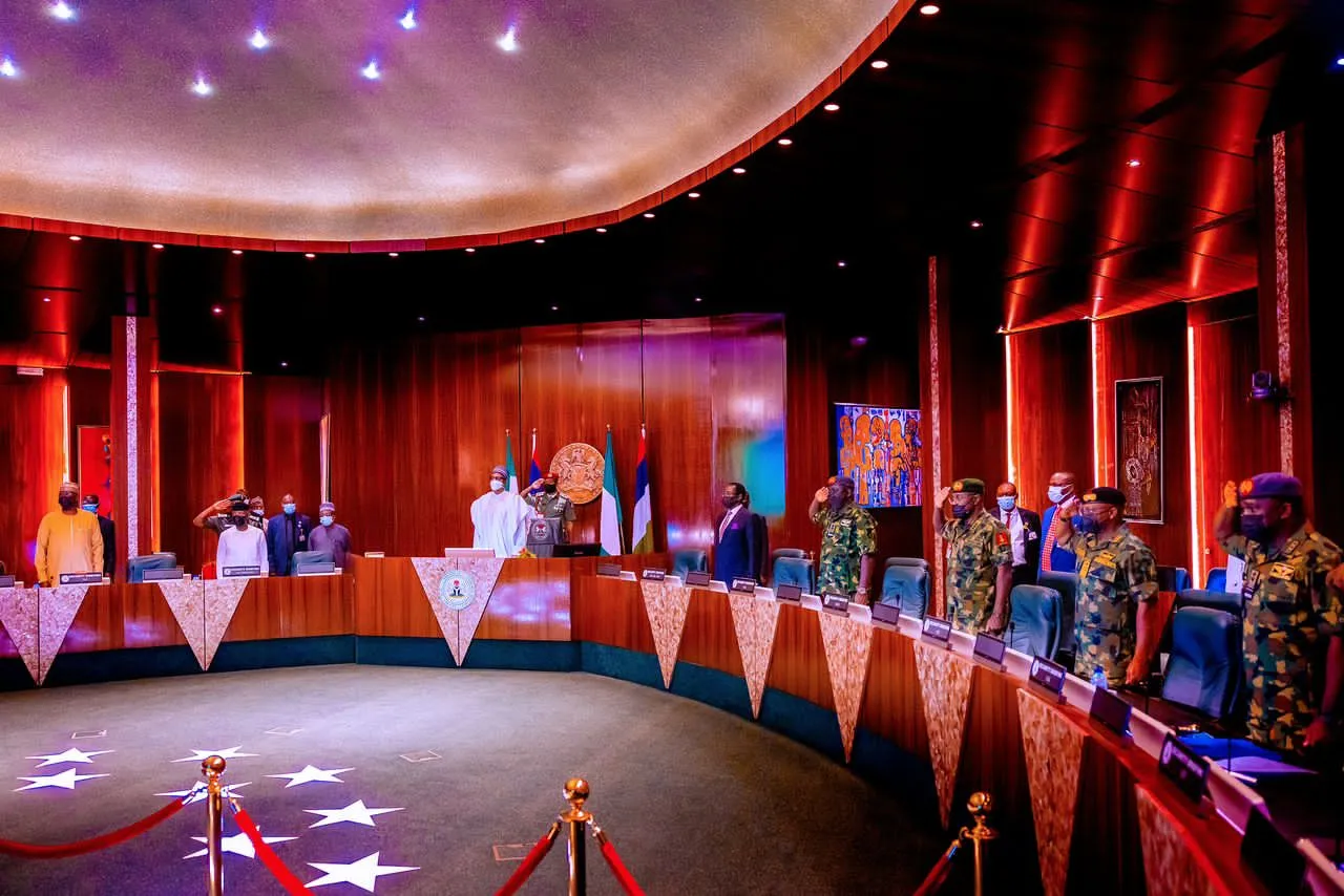 Just In: Buhari Meets Heads Of Security Agencies, Ministers