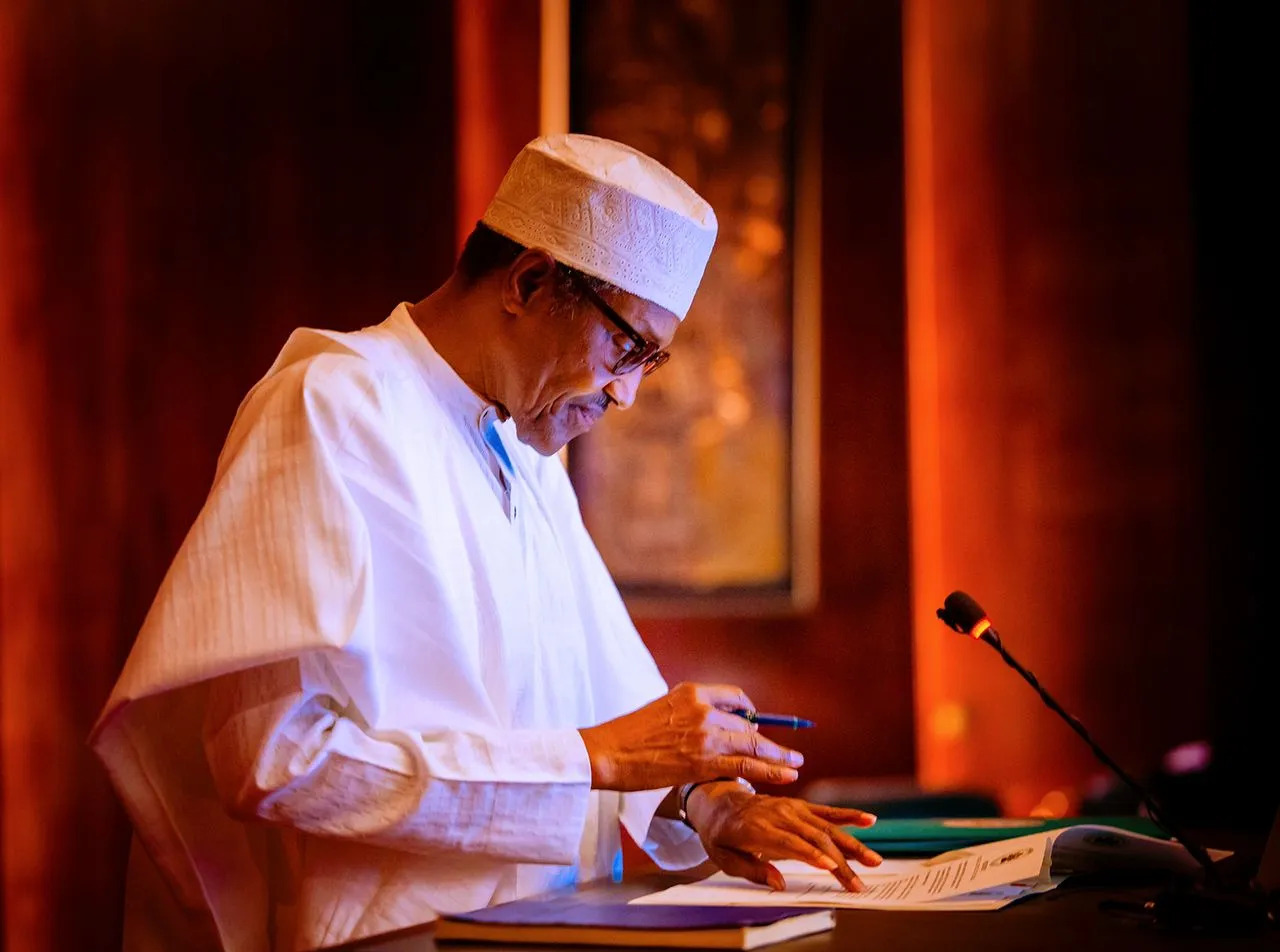 Buhari signs Executive Order 11 on assets maintenance
