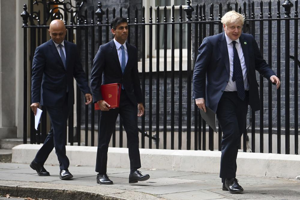 2 key UK Cabinet ministers quit Boris Johnson’s government