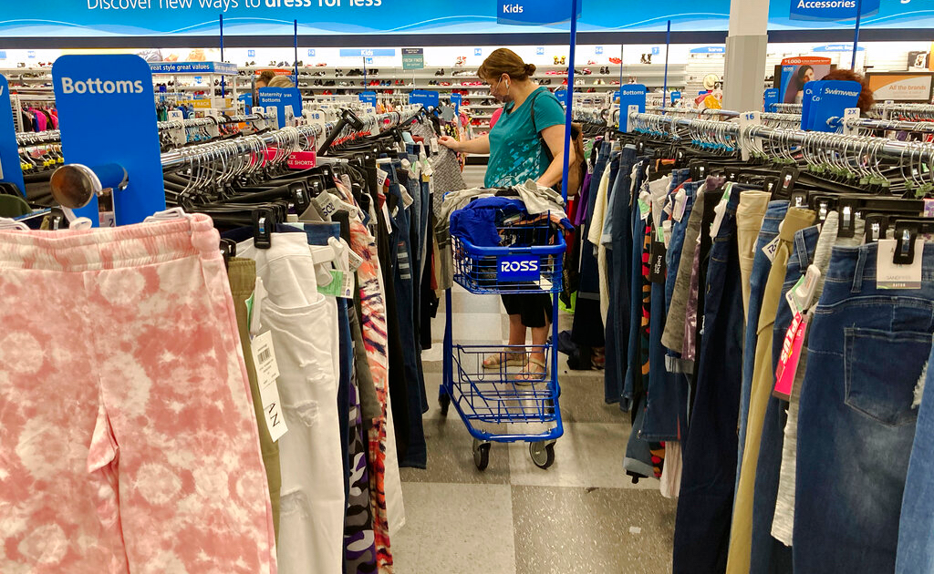 US slips into recession after GDP contracts by 0.9% in Q2 2022