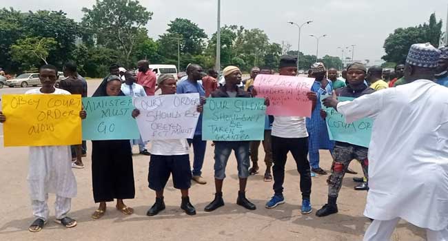 APC Youths Protest, Ask FCT Minister To Swear In Candidate