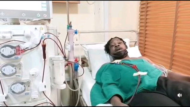 Singer Eedris Abdulkareem hails wife, who donated kidney, following successful kidney surgery